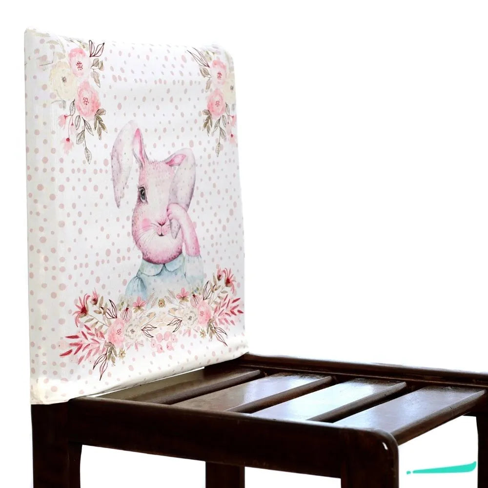 Foto de Detalhes da Capa Encosto Cadeira Coelhinho da Charme do Detalhe muito bonita