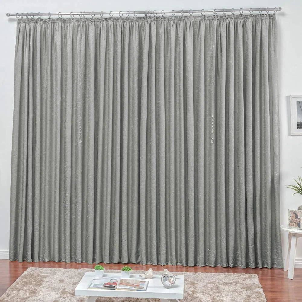 Detalhes da Cortina Seda Amassada com Pedraria da Charme do Detalhe