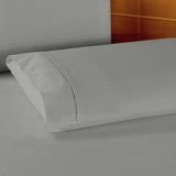 Veja detalhes lindos do Jogo de Cama Classic 400 Fios Ponto Palito Cinza Vários tamanhos da Charme