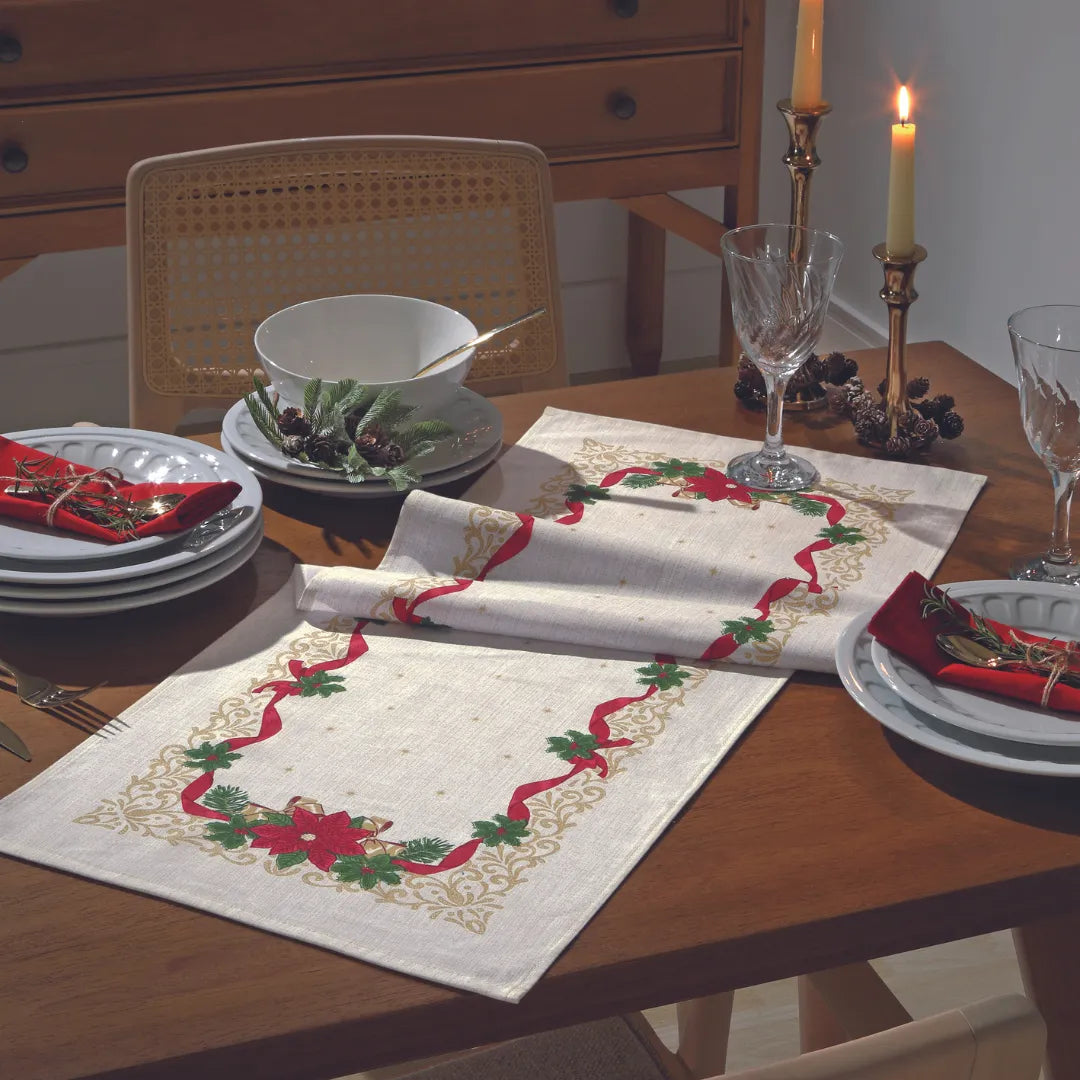 Foto do Caminho de Mesa Natalino Branco da Chame do Detalhe muito bonita