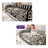 Veja detalhes lindos de Manta Para Sofá Special Chenille Maori-Preto da Charme