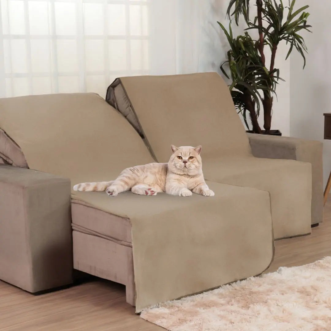 Veja as fotos da Manta Protetora de Sofá Retrátil Anti Arranhão - Bege da Charme do Detalhe