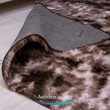 Veja os detalhes do Tapete Felpudo Mescla Tabaco da Charme