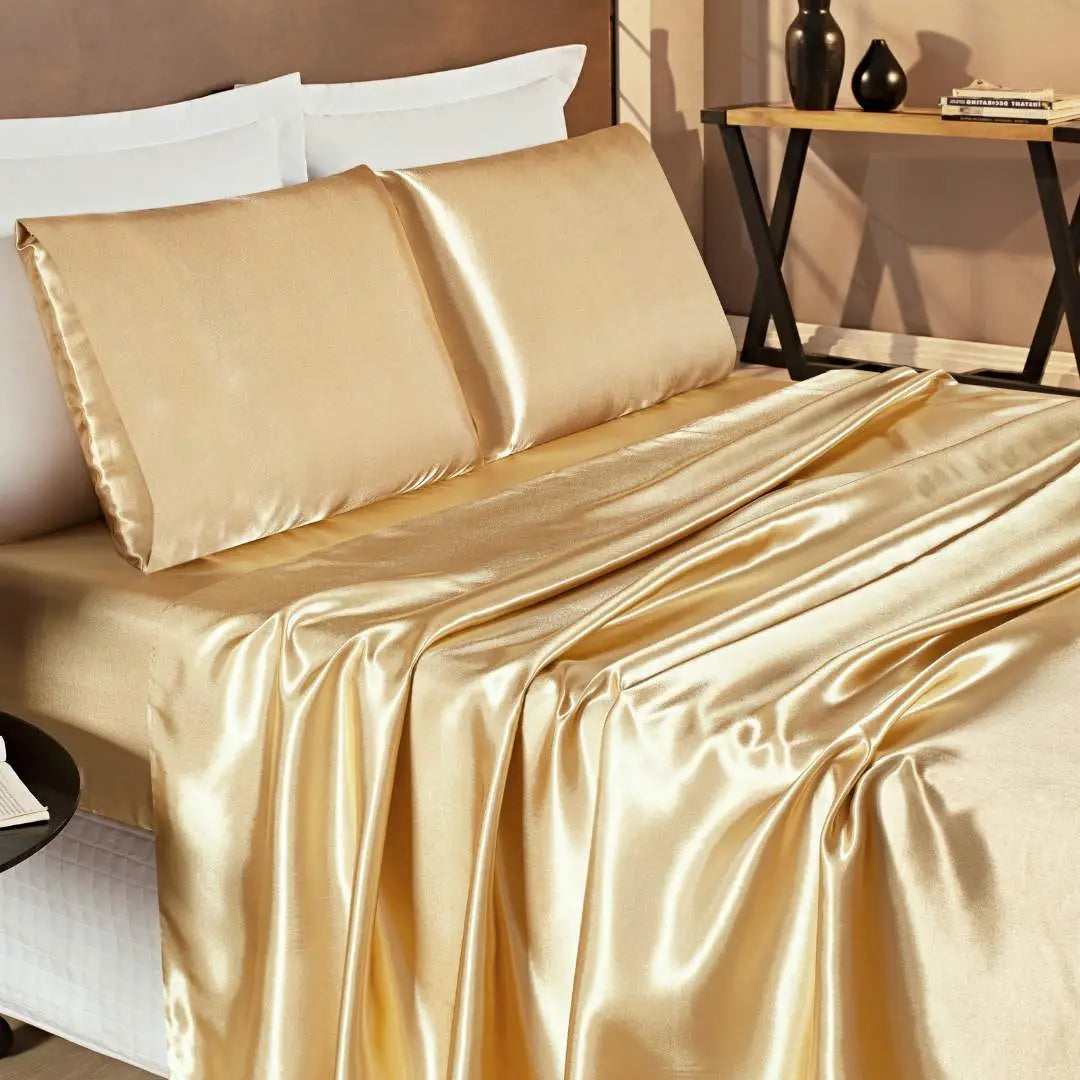 Veja detalhes lindos do Jogo de Cama Romantic 04 Peças Dourado da Charme
